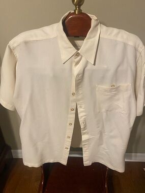 Classic Short-Sleeve Button-Down Shirt in Cream